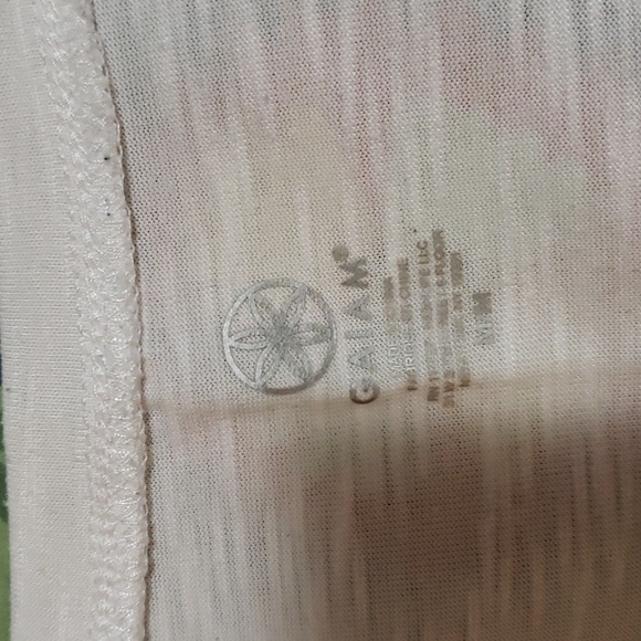 3/$15 Gaiam tank top - Picture 3 of 4